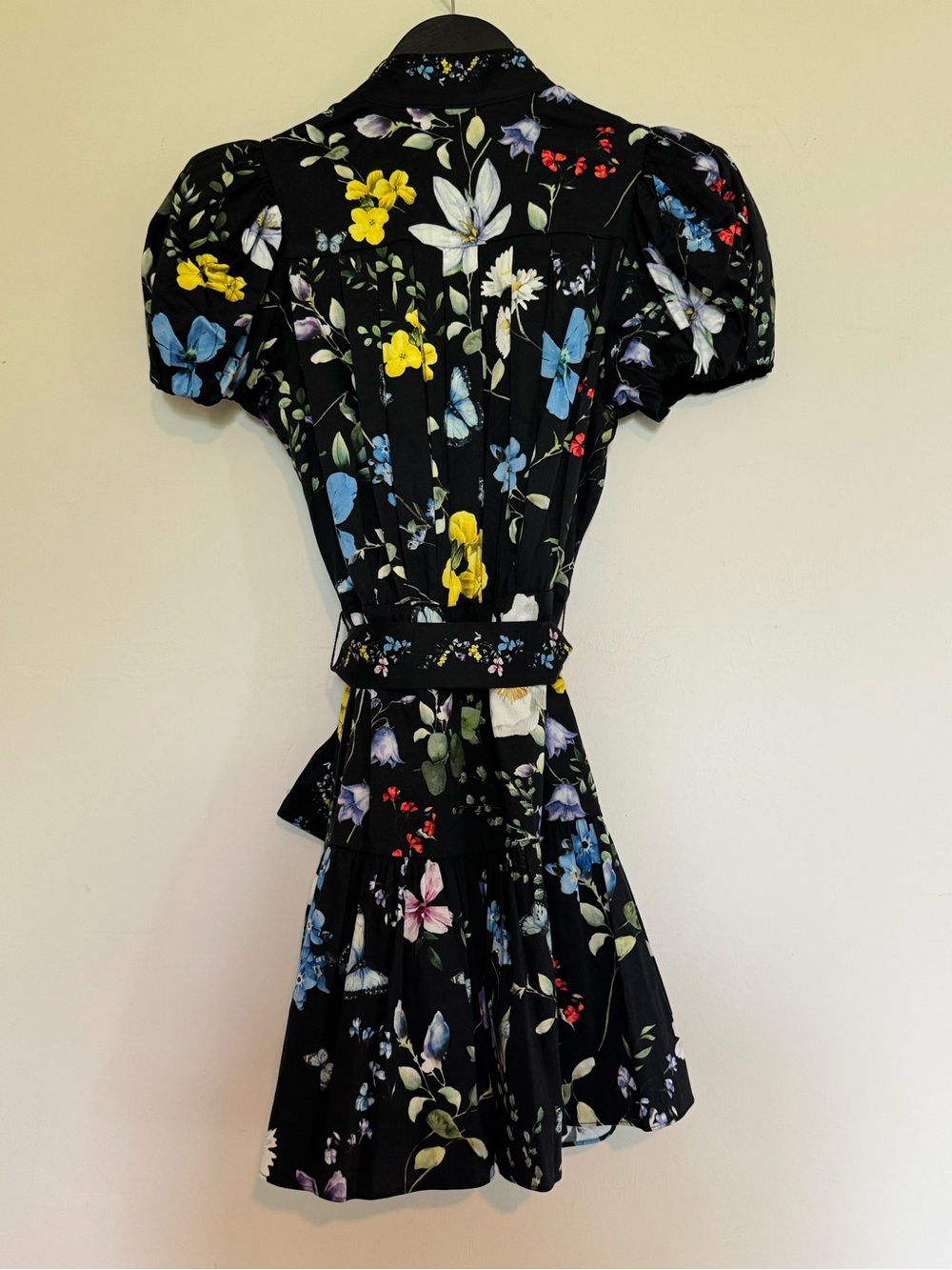 Alice + Olivia Cora Floral Tiered Mini Shirt Dress โ Approx. XS - Picture 10 of 14